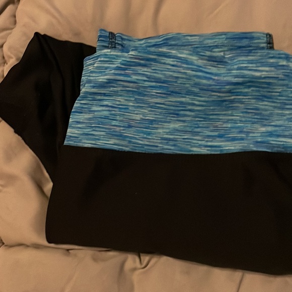 Excursion 2X work out capris black/ blue plus size - Picture 4 of 4